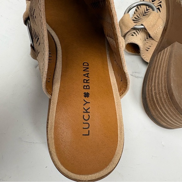 Lucky Brand Tan Beige Perforated Leather Mules Clogs Slides Women’s Size 8 - Picture 8 of 8